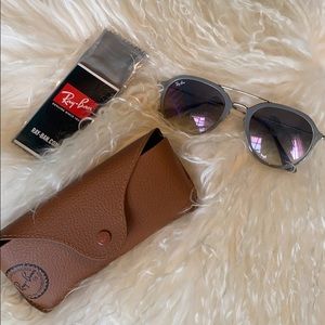 Ray-Ban RB4253 Sunglasses